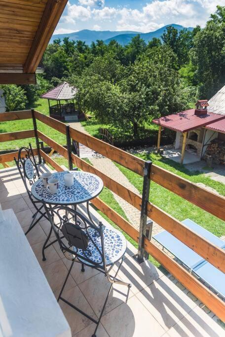 Horace Guesthouse Pool & Hot Tub & Bikes & River Dezsán Kültér fotó